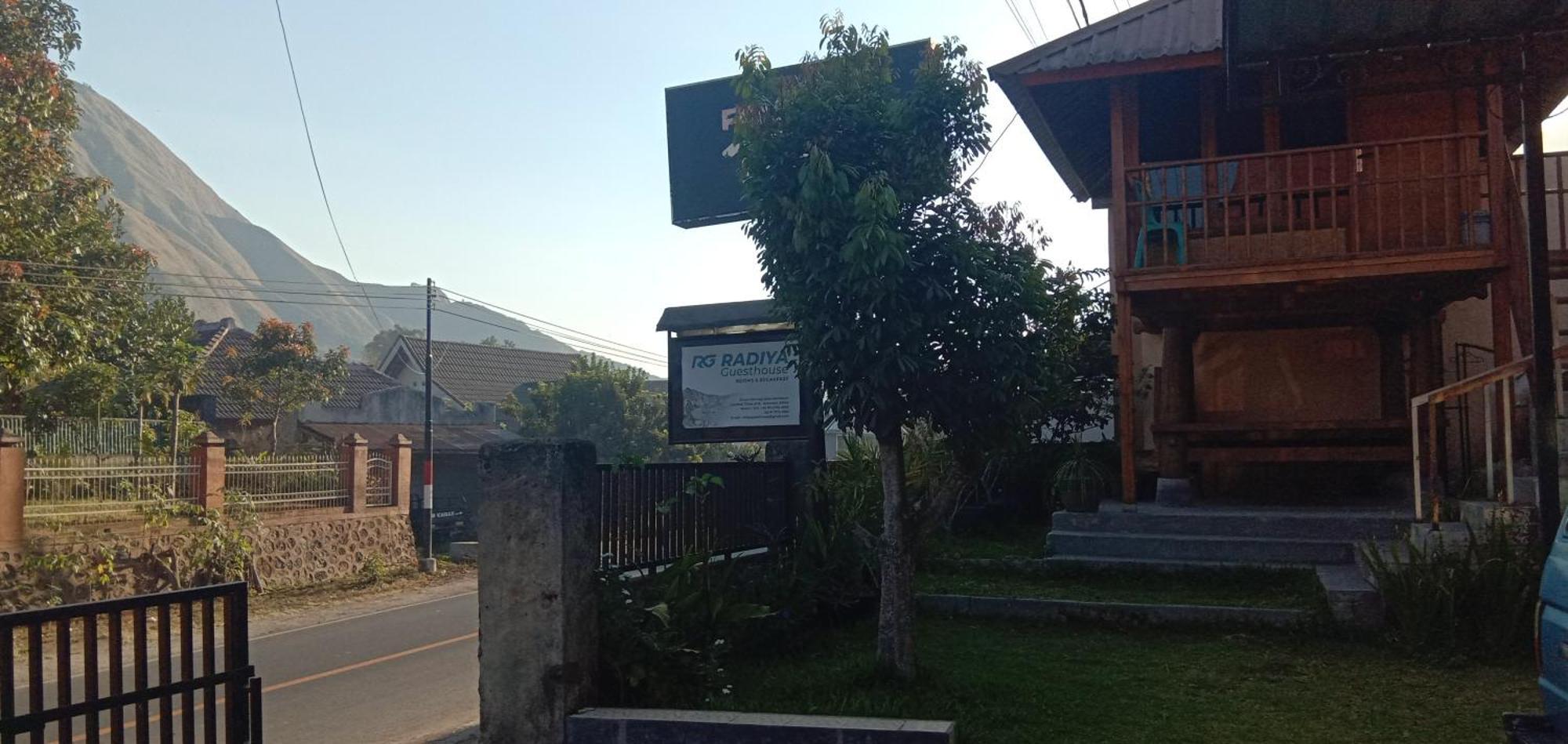 Radiya Guesthouse Sembalunlawang Exterior foto